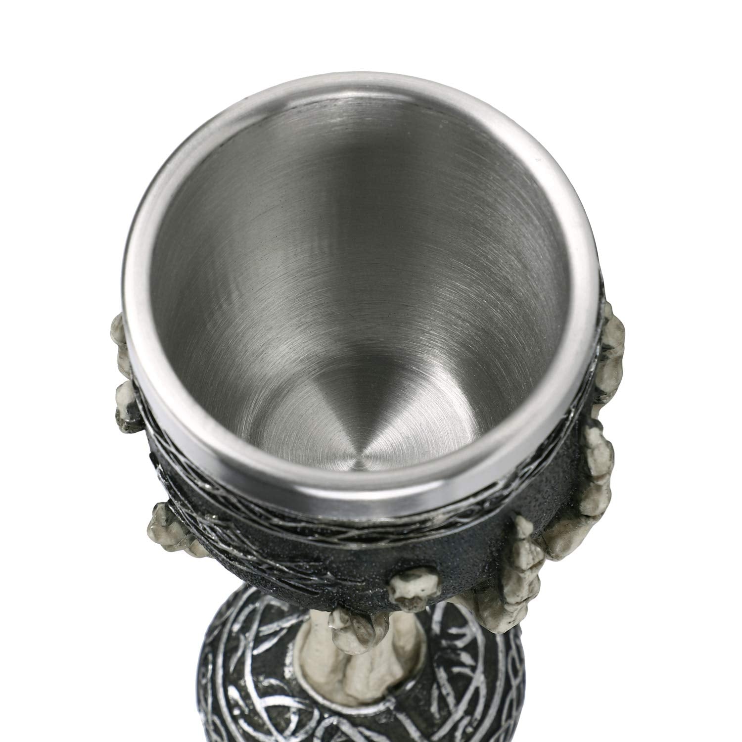 Copa XGOPTS con mano esquelética, ideal para fiestas temáticas.