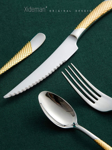 Xideman diseño martillado en plata y oro resalta la mesa
