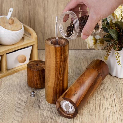 Set de molinillos XWXO para mesa y uso práctico en cocina.