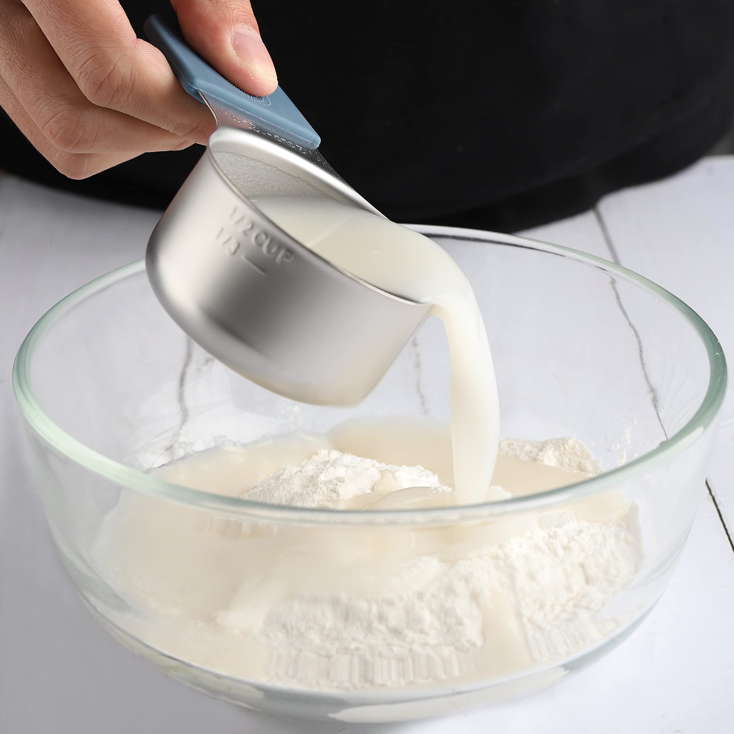 X-zrew diseño imantado para organizar la cocina.