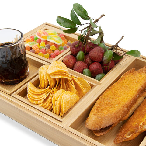 La bandeja Yangbaga de madera con asa mini es ideal para porciones pequeñas.