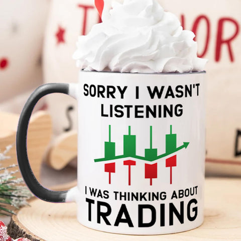 Yanprint Taza Trader con café en la mesa, regalo práctico para traders.