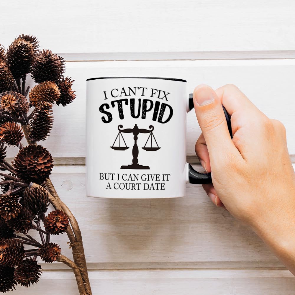Taza Yanprint uso diario en escritorio, útil para reuniones y sesiones largas.