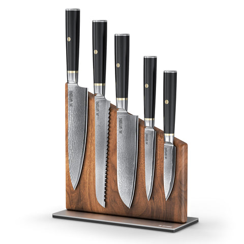 Cuchillos Yatoshi con bloque magnético de nogal para almacenamiento seguro.