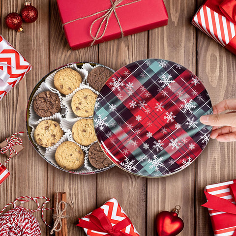 Diseño navideño de rayas en latas Yeenoon, perfecto como regalo casero.
