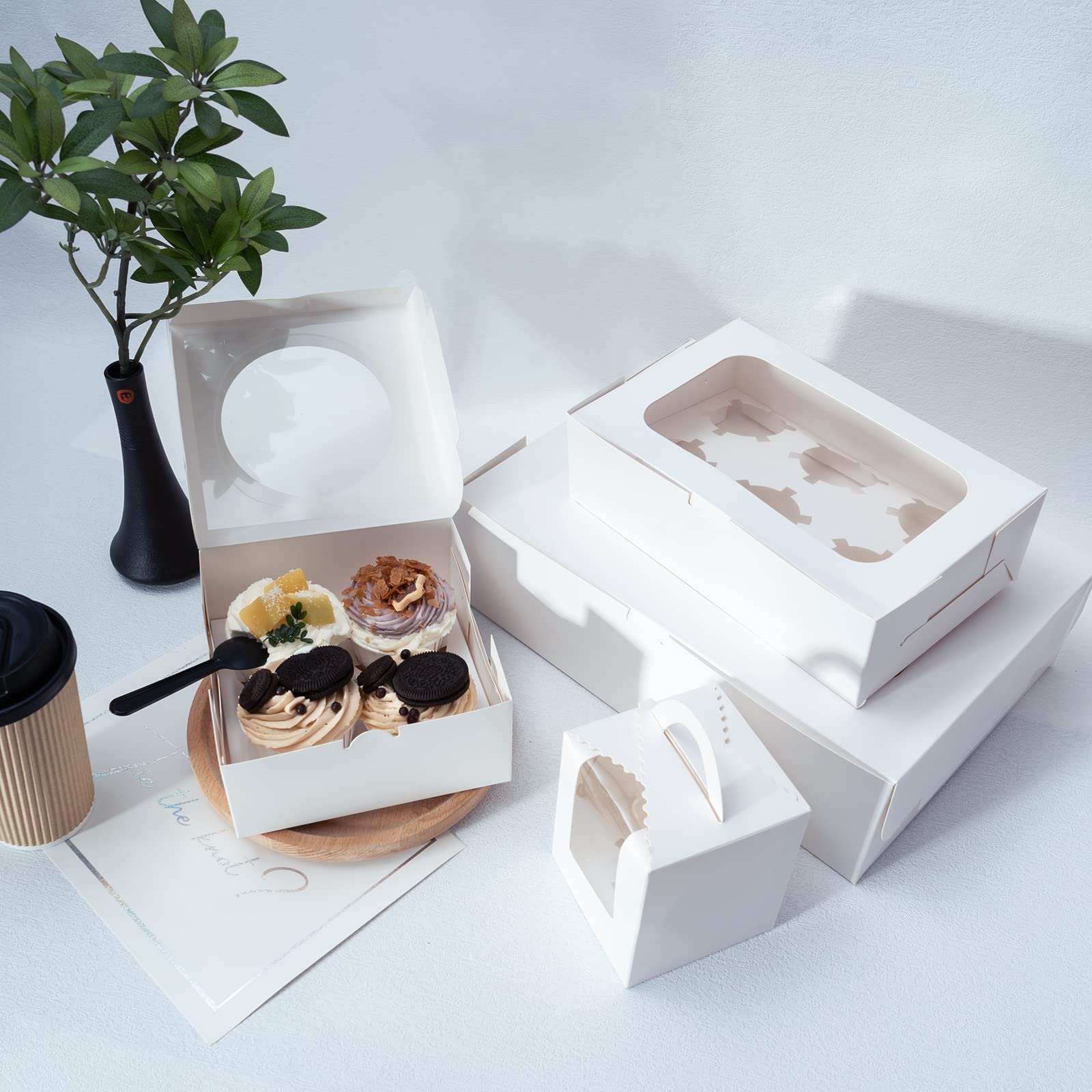 Paquete Yeplan de 50 cajas con 50 insertos para postres variados.