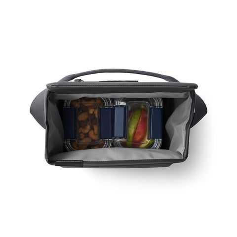 YETI Daytrip junto a accesorios HitchPoint compatible para personalizar uso