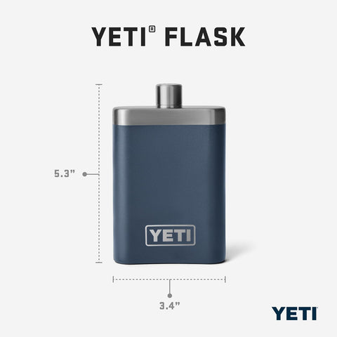 Frasco YETI negro para exterior, compacto y ligero.