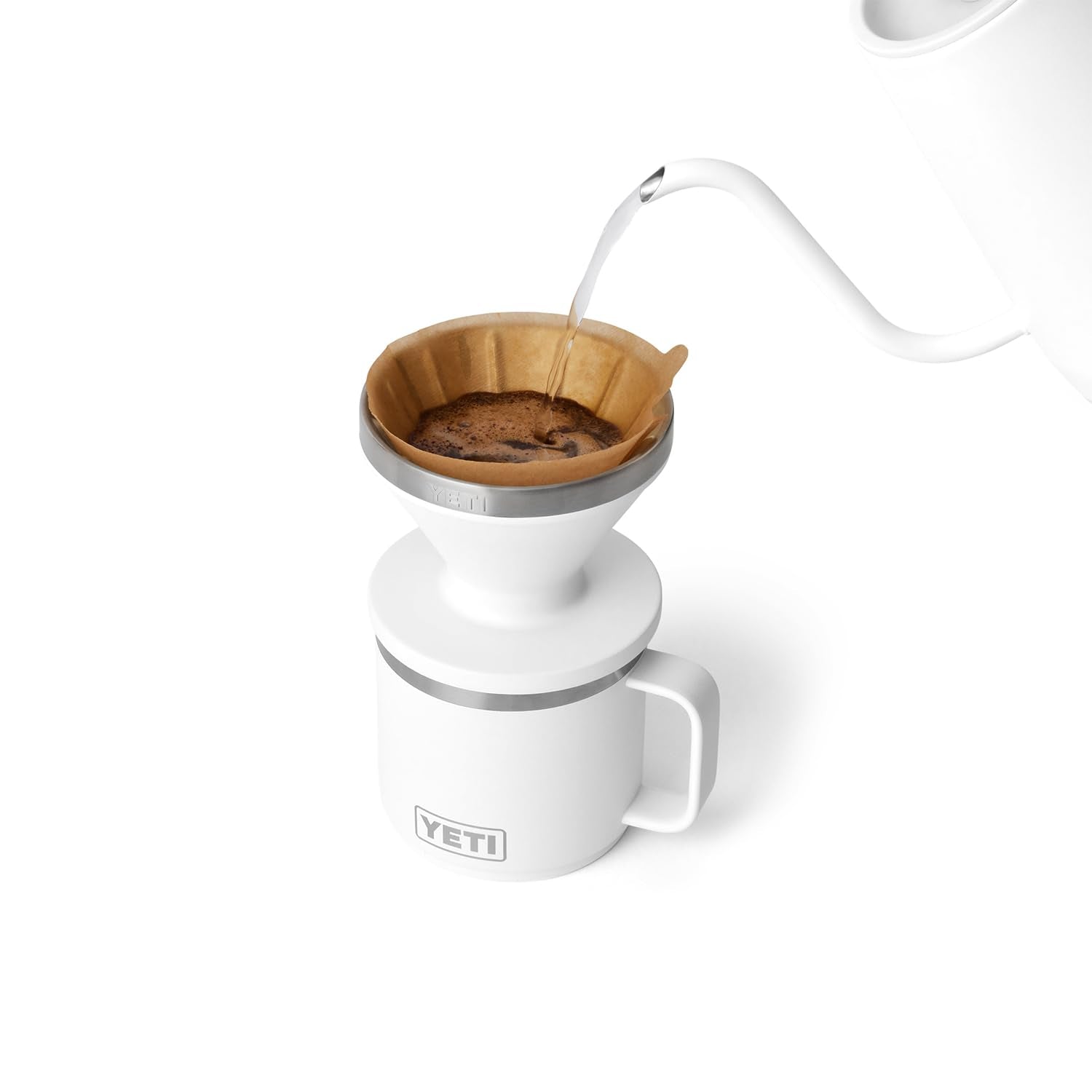 YETI Pour Over: doble aislamiento mantiene el café caliente.