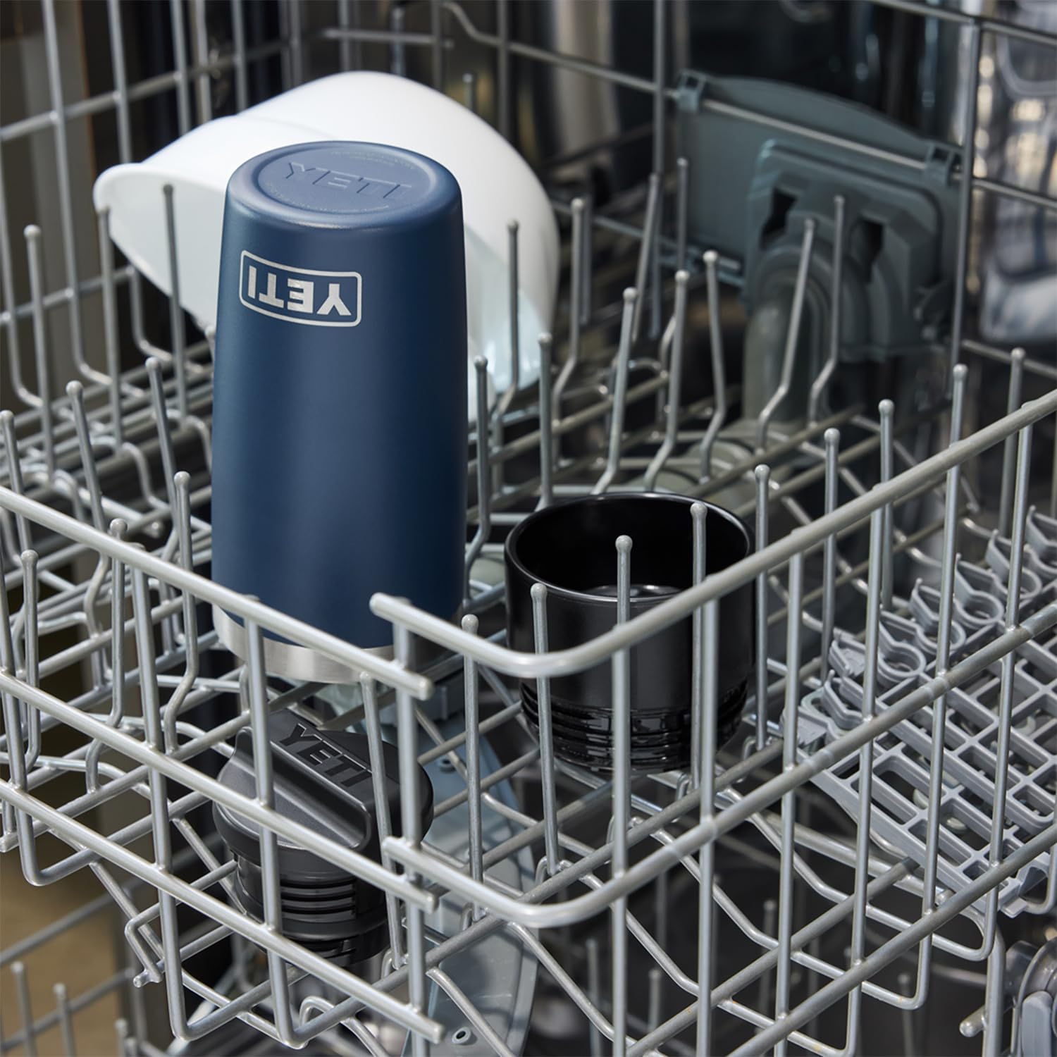 Compatible con portavasos para transporte cómodo en viaje.