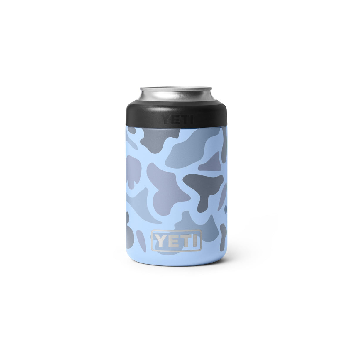 YETI Rambler Colster 12 oz con camuflaje azul mantiene la lata fría en exteriores.