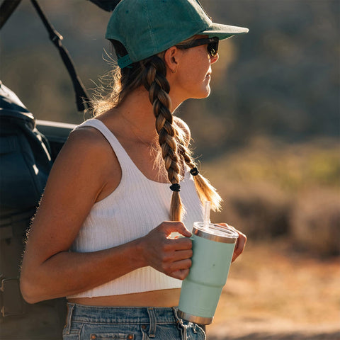 Tapa de paja integrada del YETI Rambler 25 oz para beber sin derrames