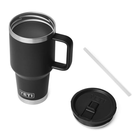 YETI Rambler 30 onzas, compatible con portavasos para acceso rápido en coche y oficina.