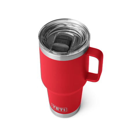 YETI Rambler 30oz con tapa Stronghold mantiene la bebida caliente durante el viaje