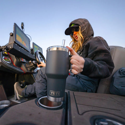 YETI Rambler 35 oz diseño sin sudor para manos secas