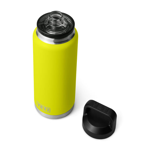 YETI Rambler 36 oz, mango triplehaul, asa ergonómica para transporte cómodo.
