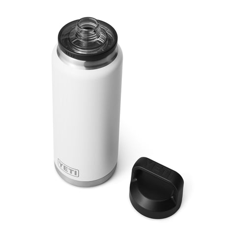 YETI Rambler 36 oz con asa TripleHaul para transportar con comodidad.