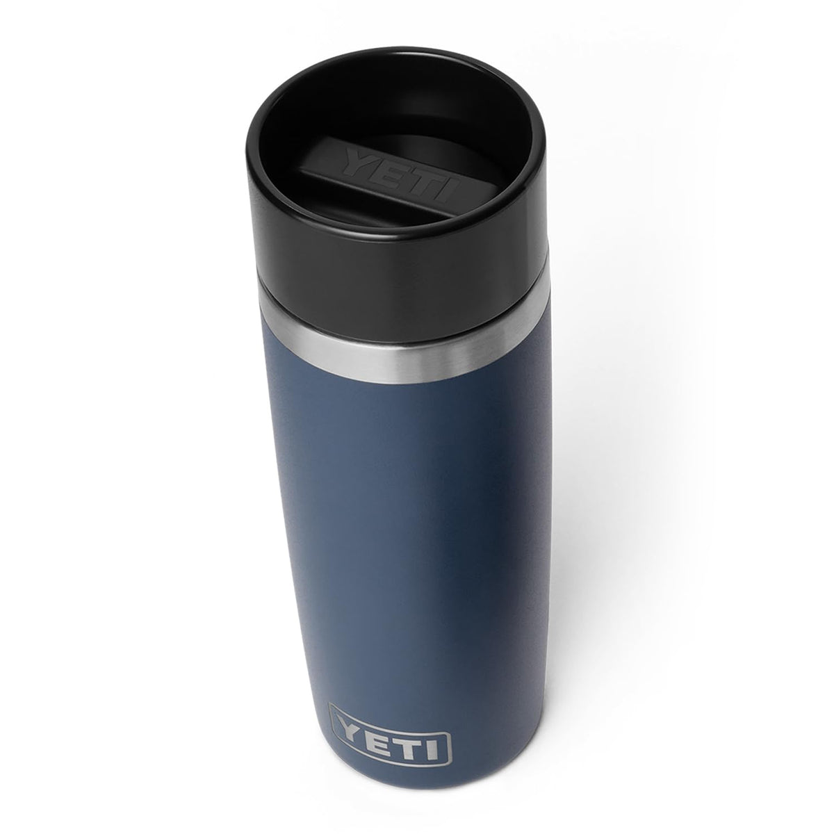YETI Rambler 473 ml, botella de viaje Navy, ideal para desplazamientos diarios.