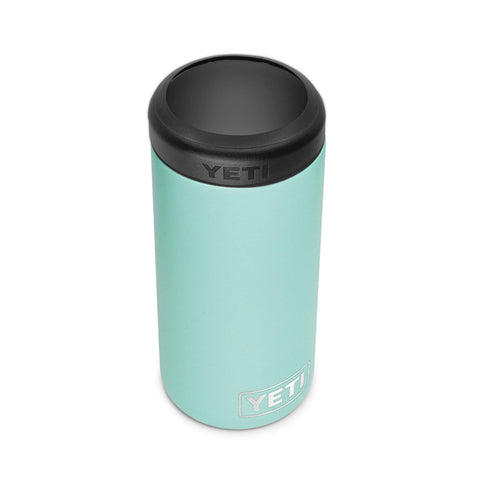 Rambler Colster Slim para lata 12 oz en Seafoam mantiene fría la bebida.