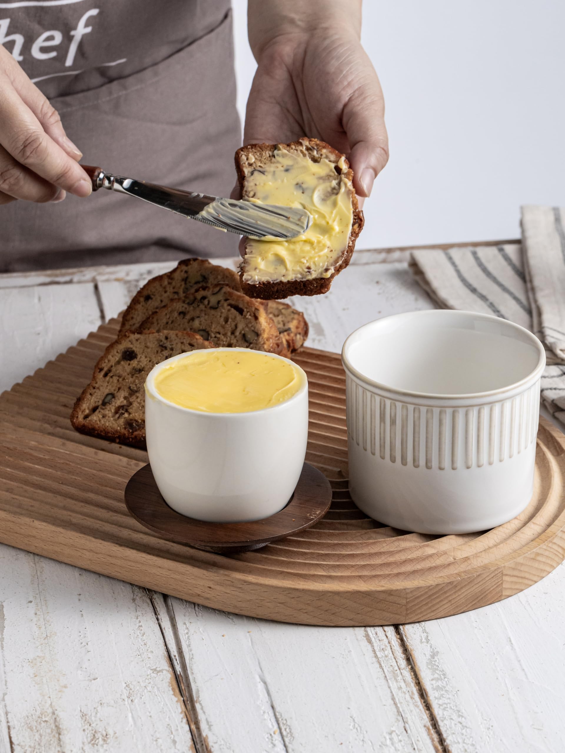 Mantequera cerámica YHOJOY, diseño elegante con tapa de madera para la mesa
