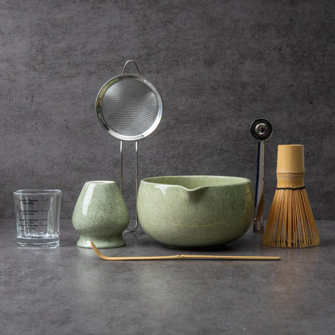 YIBO batidora de matcha de bambu con tazon para una espuma rica.
