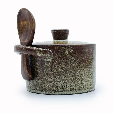 YILUSHENGHUA salero cerámico con tapa y cuchara, almacenamiento práctico de sal en la cocina.