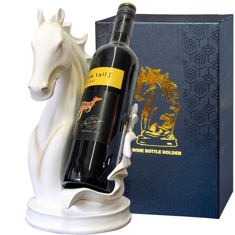 Portabotellas YINGAVERSAI con caballo en mesa, añade elegancia al comedor.