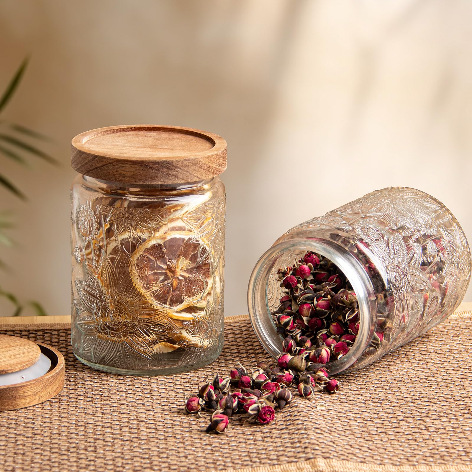 Decoración funcional: jarras Yirilan para despensa y mesa.