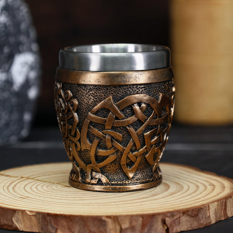 Peso equilibrado y manejo cómodo del vaso Skull Armor