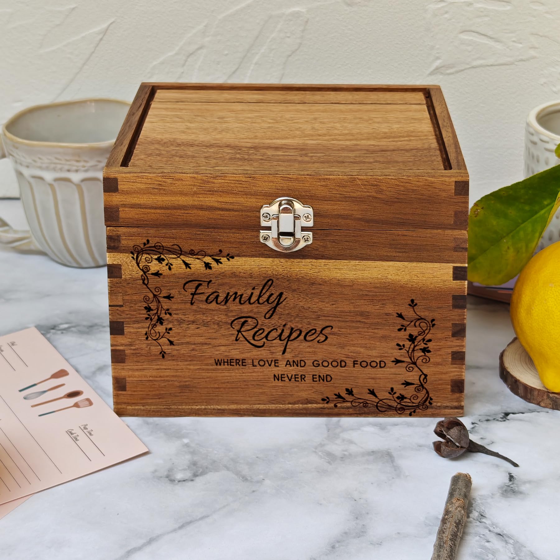 YOJO caja de recetas abierta muestra tarjetas dobles 4x6 para organizar.