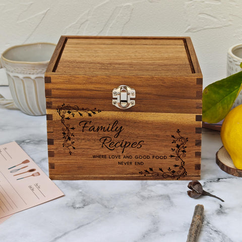 YOJO caja de recetas abierta muestra tarjetas dobles 4x6 para organizar.