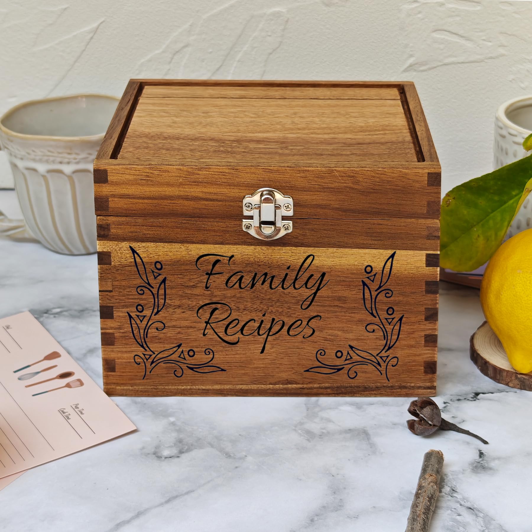 YOJO Caja de Recetas de Madera tapas abiertas, permiten ver tarjetas con facilidad