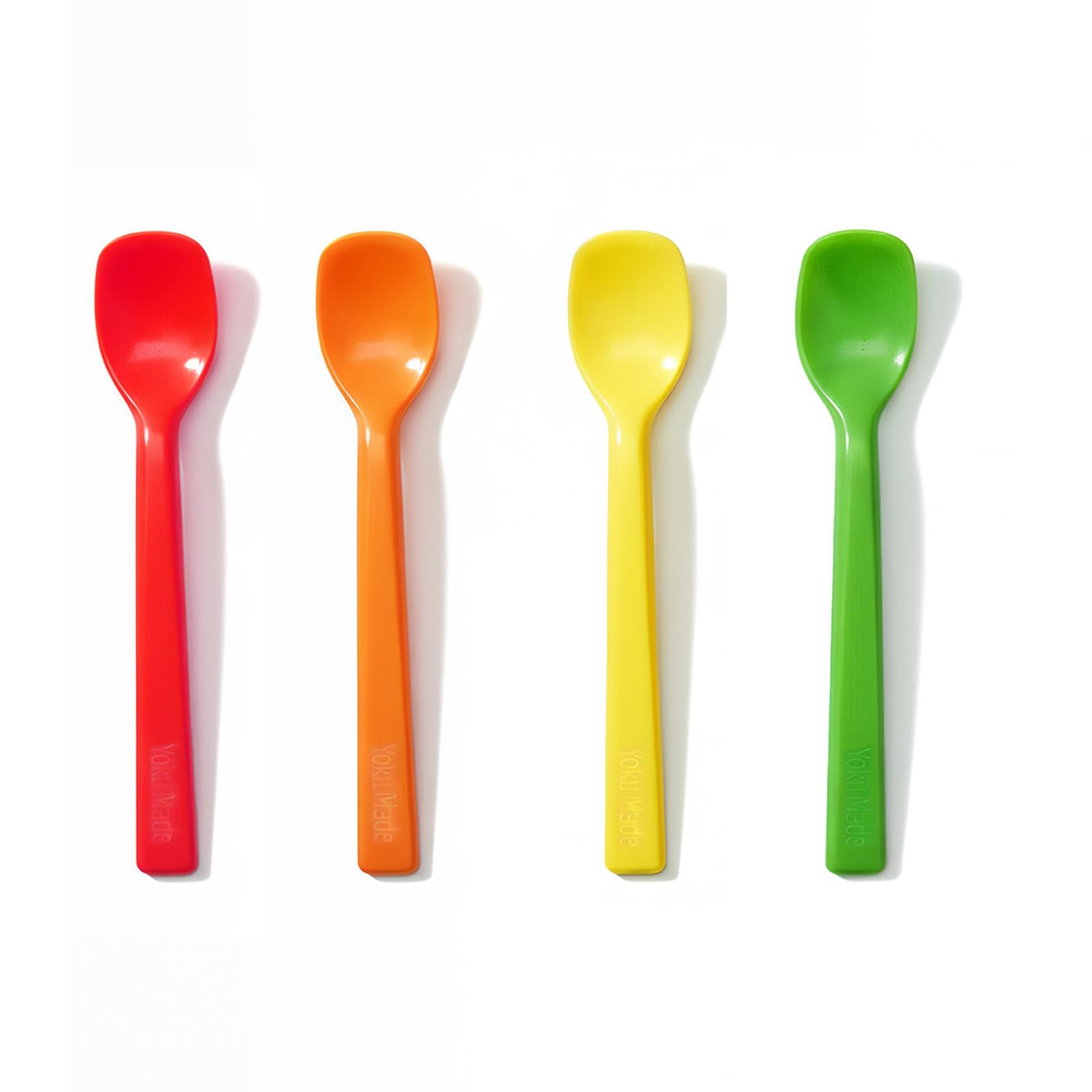 Cucharita de silicona pequeña de Yoku Made para remover en silencio y servir con precisión.