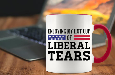 Taza roja YOLANDEEUROKOK, agarre ergonómico para bebidas calientes.