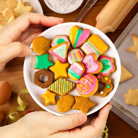 Cortadores YomiFamily en forma de corazón para galletas tiernas y temáticas.