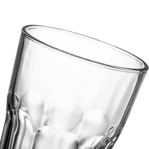 Vaso alto Yopay con diseño poligonal para agarre cómodo.