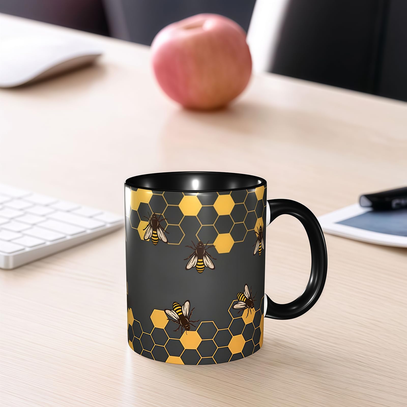 Taza Yrebyou mango ergonómico para agarre cómodo.