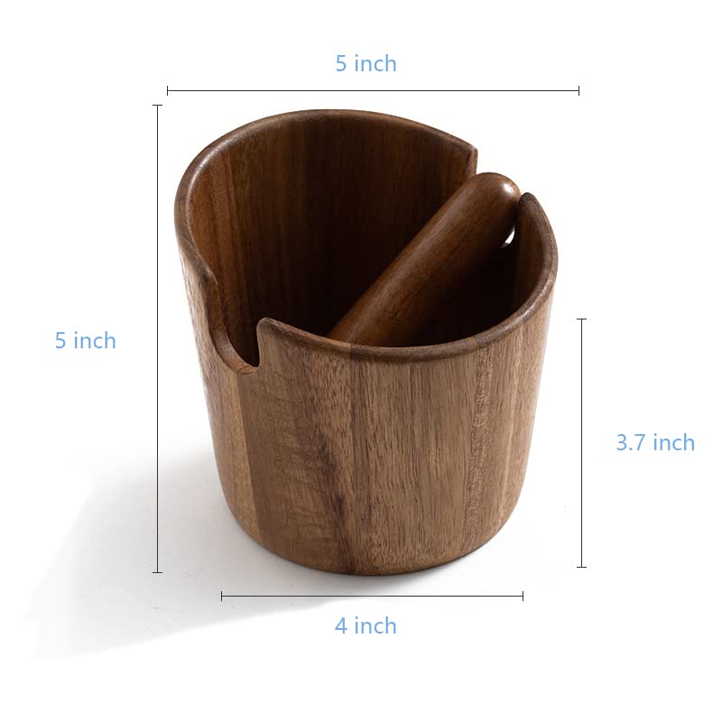 Detalle de madera de acacia en el cubo para posos Ytnjzl espresso.