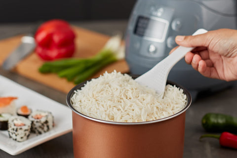 Capacidad de 3,5 tazas, ideal para 1–3 comensales en la Panda Mini.