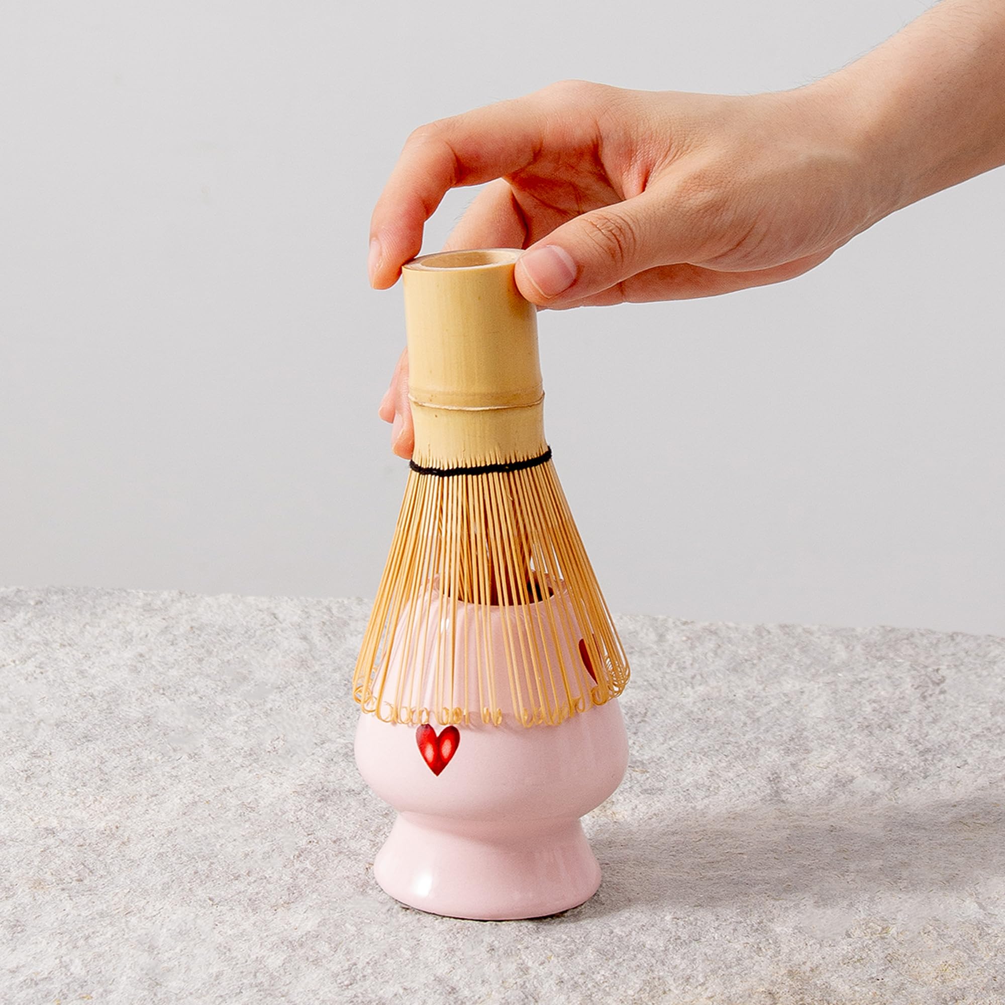 Detalle rosa YumiPLUS, diseño y funcionalidad en el ritual diario