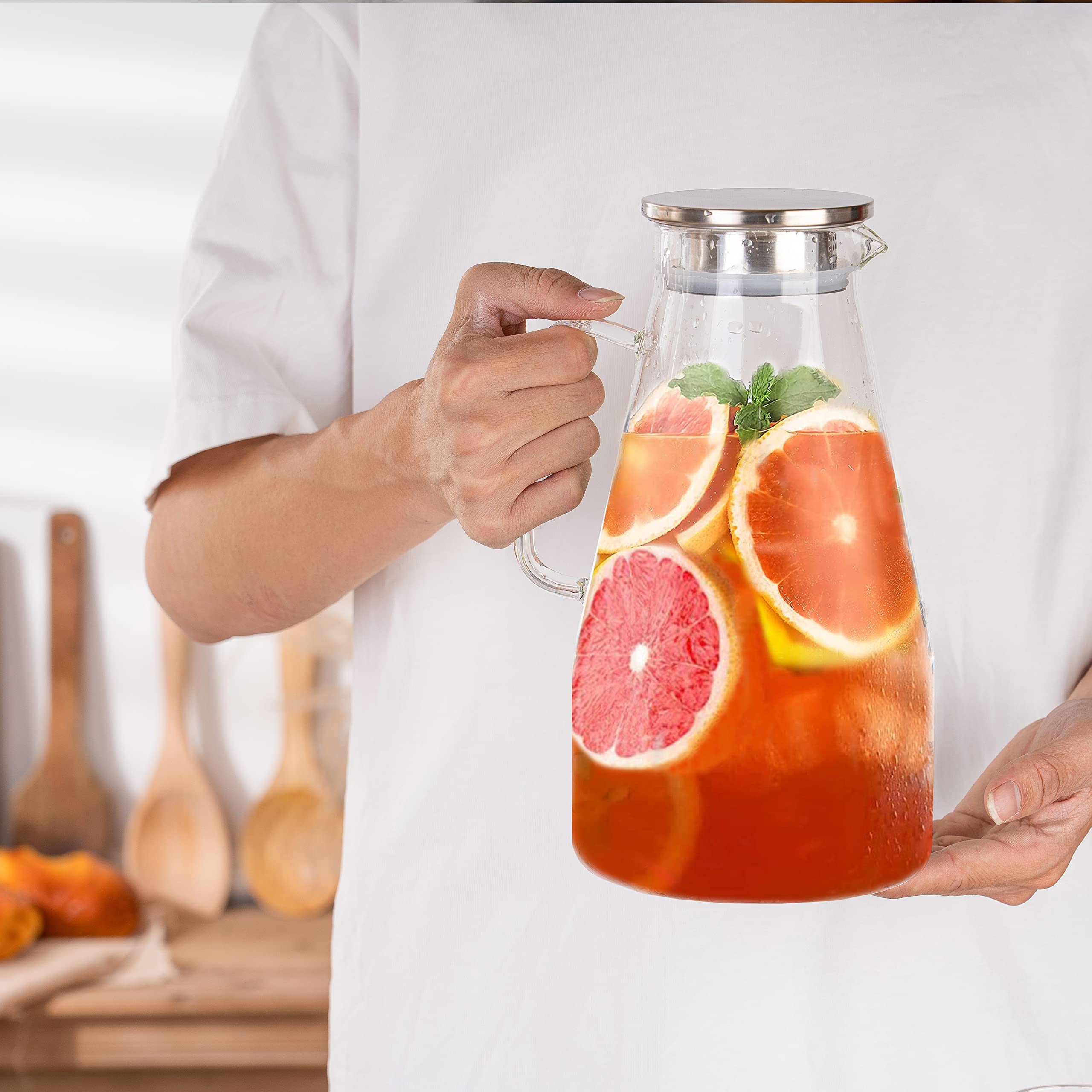 Jarra YUNCANG con mango ergonómico para verter con control.