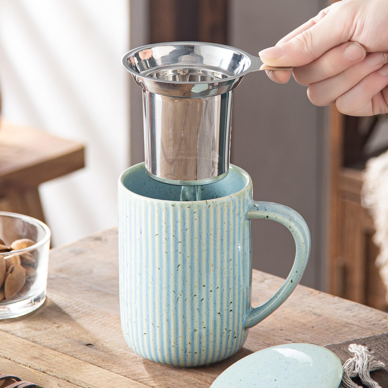 Taza cerámica Yundu apta para lavavajillas, diseño duradero y práctico.