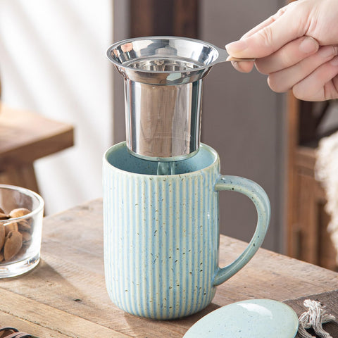 Taza cerámica Yundu apta para lavavajillas, diseño duradero y práctico.