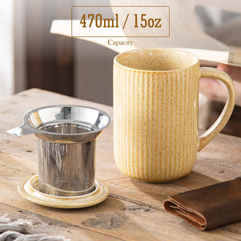 Taza Yundu con esmalte quemado y rayas, diseño único para momentos de té.