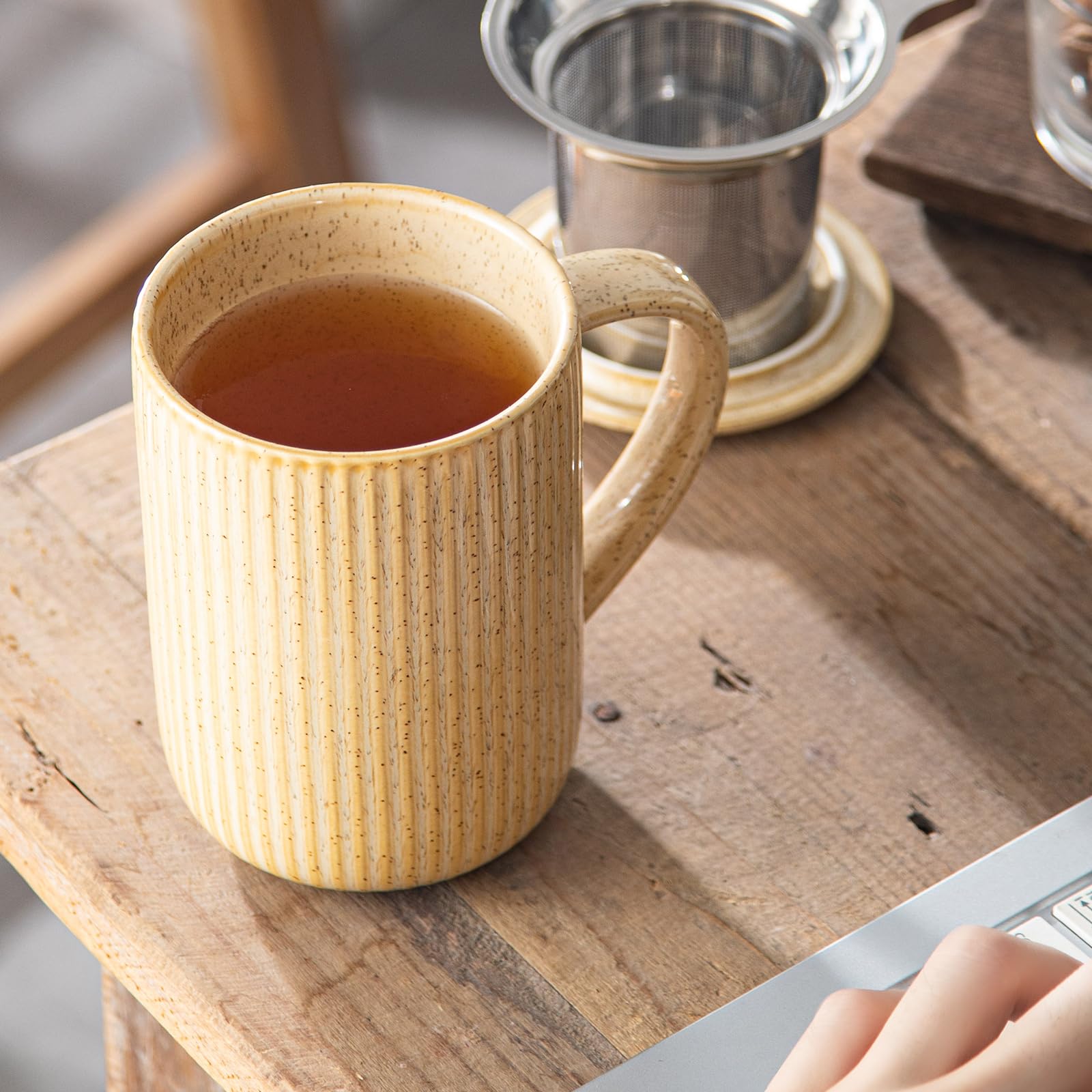 Taza Yundu con filtro de acero inoxidable 304 para una infusión limpia.