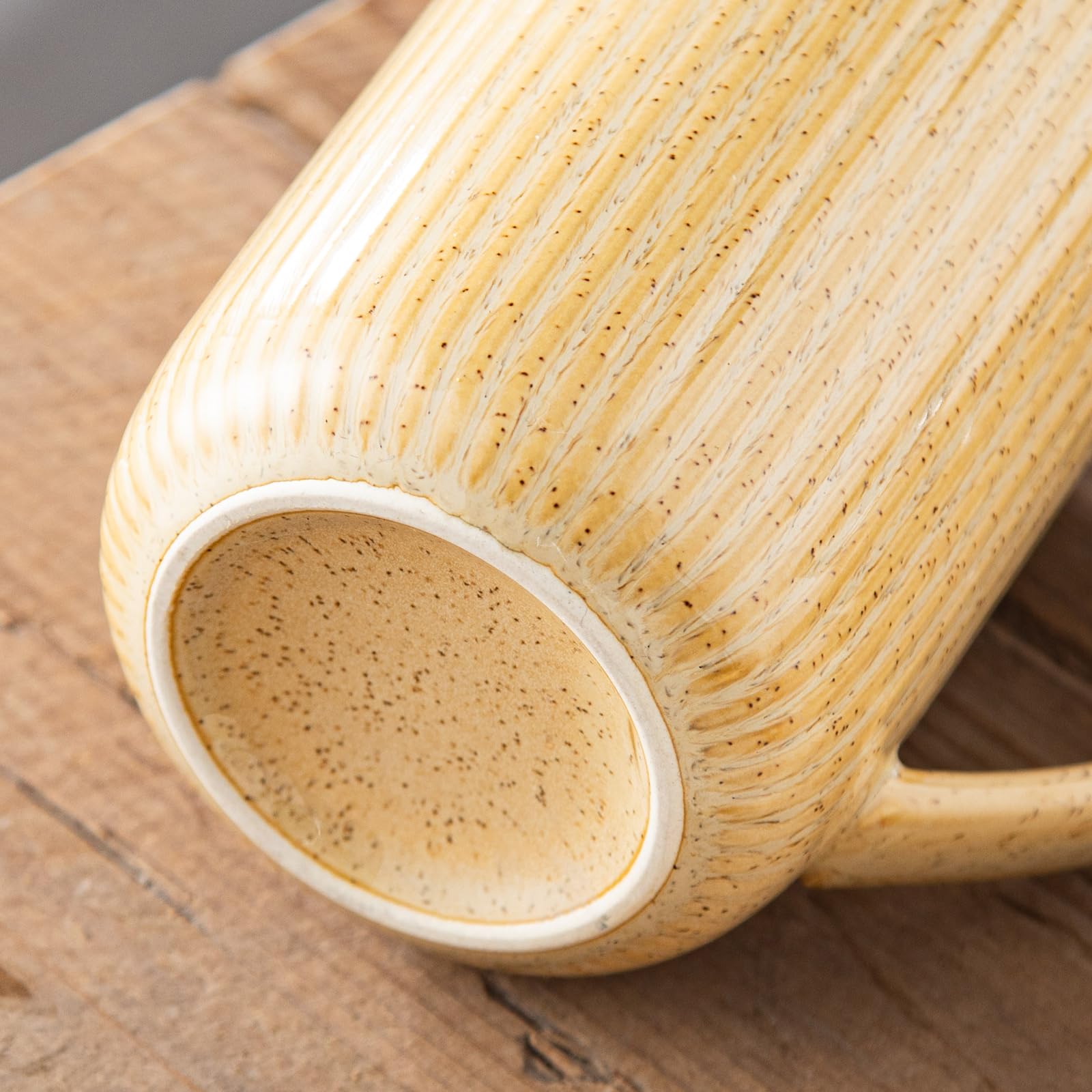 Uso diario cómodo con taza Yundu de 470 ml.