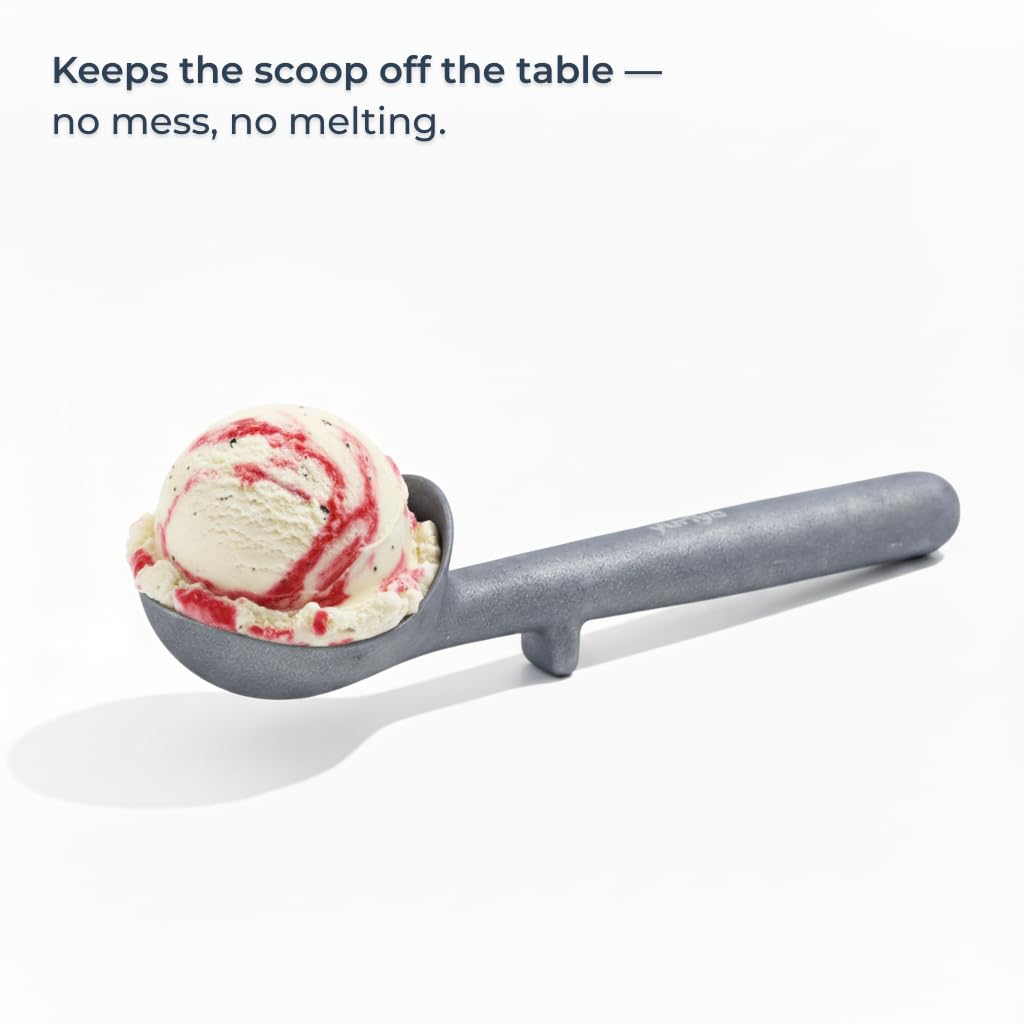 Yuriya con agarre ergonómico mejora la comodidad al servir helado.