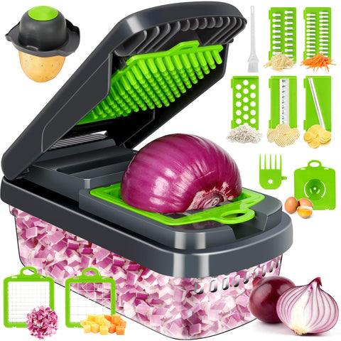 Cortador Yusshn 12-en-1 en uso para picar verduras con precisión
