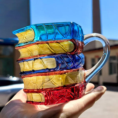 Taza ZAGEVIVIN de vidrio con diseño de libros apilados, perfecta para té reconfortante.