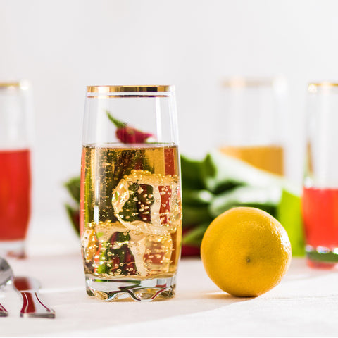 Copa Zanzer 13.25oz con borde dorado, perfecta para cócteles y bebidas frías